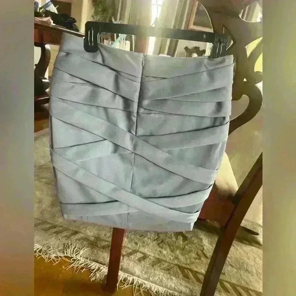 Katherine Kidd Skirt. Size 6 fully lined zipper in back gray. - Picture 7 of 10